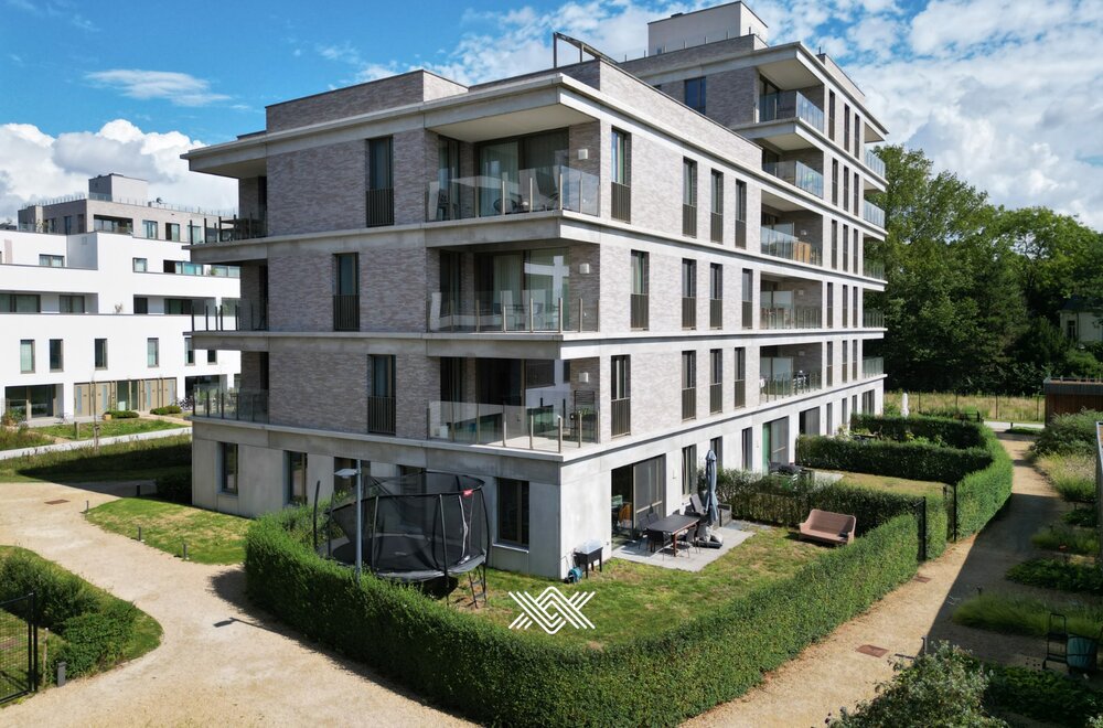 schakelwoning-met-3-slaapkamers-en-tuin-in-groen-woonpark-te-gent001.jpg