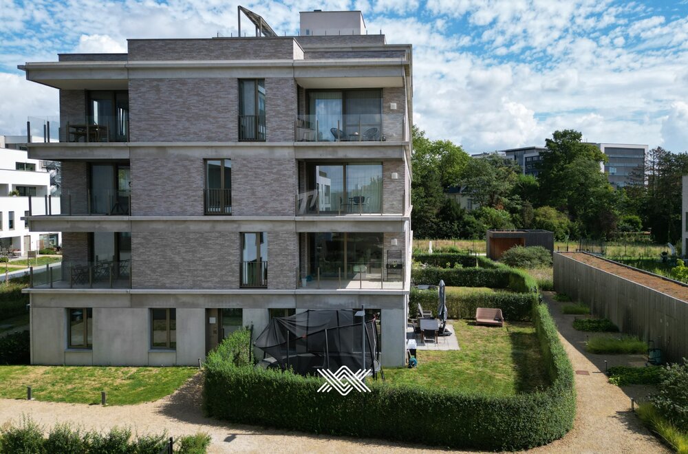 schakelwoning-met-3-slaapkamers-en-tuin-in-groen-woonpark-te-gent007.jpg