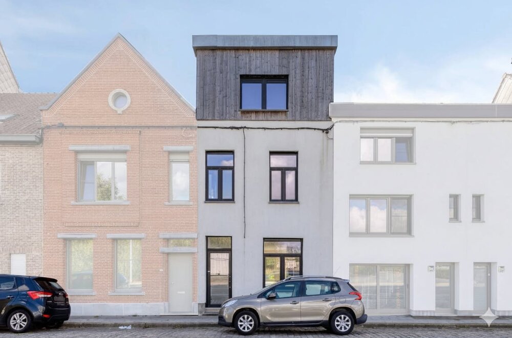 gerenoveerde-woning-met-3-slaapkamers-te-koop-in-wevelgem-001.jpg