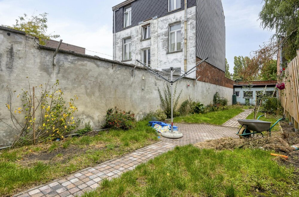 gelijkvloersappartement-met-1-slaapkamer-en-tuin-te-koop-in-hoboken006.jpg