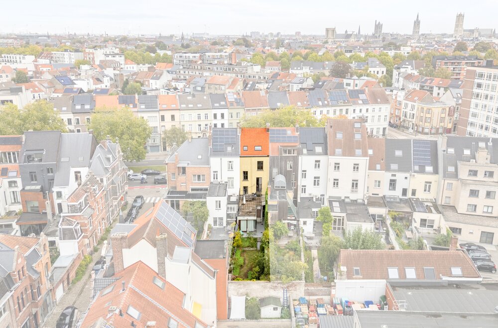uniek-herenhuis-te-koop-met-tuin-in-gent004.jpg