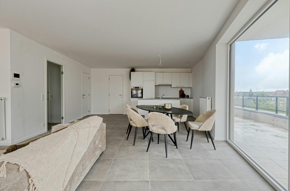 ruim-dakappartement-met-3-slaapkamers-in-staden-002.jpg