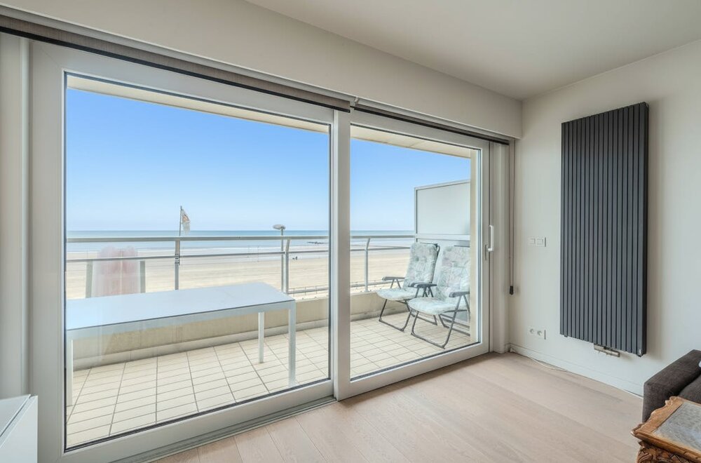 gerenoveerd-1-slaapkamerappartement-met-frontaal-zeezicht-007.jpg