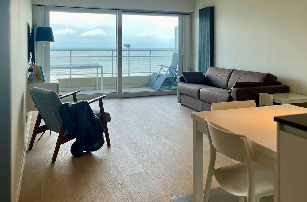 gerenoveerd-1-slaapkamerappartement-met-frontaal-zeezicht-008.jpg