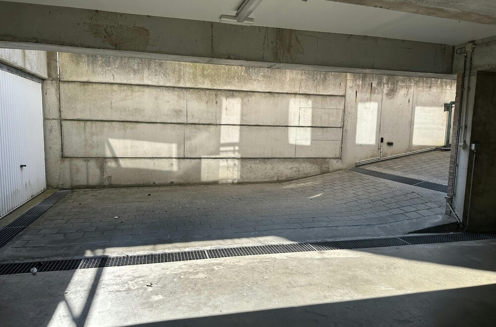 goedgelegen-garagebox-te-koop-te-centrum-westende-bad-004.jpg