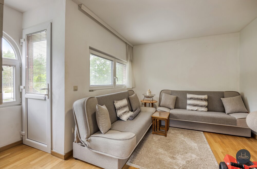 hoogwaardig-afgewerkte-ruime-gezinswoning-op-toplocatie009.jpg