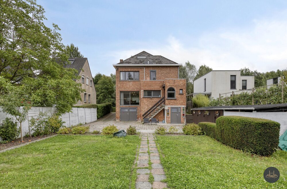 hoogwaardig-afgewerkte-ruime-gezinswoning-op-toplocatie028.jpg