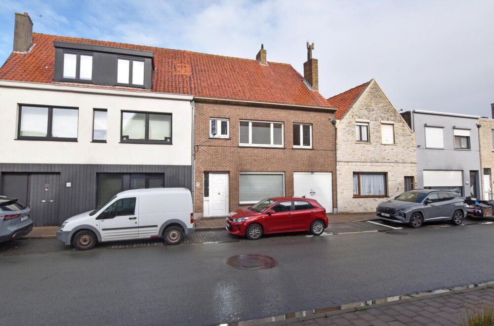 te-renoveren-rijhuis-op-een-goede-locatie-nabij-het-dorpskern-in-oud-knokke001.jpg