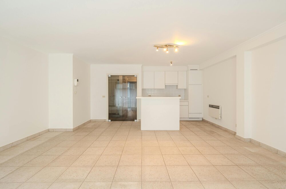 ruim-2-slaapkamer-appartement-vlakbij-casino-zeedijk004.jpg