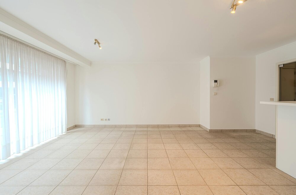 ruim-2-slaapkamer-appartement-vlakbij-casino-zeedijk005.jpg