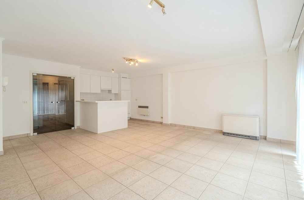 ruim-2-slaapkamer-appartement-vlakbij-casino-zeedijk006.jpg