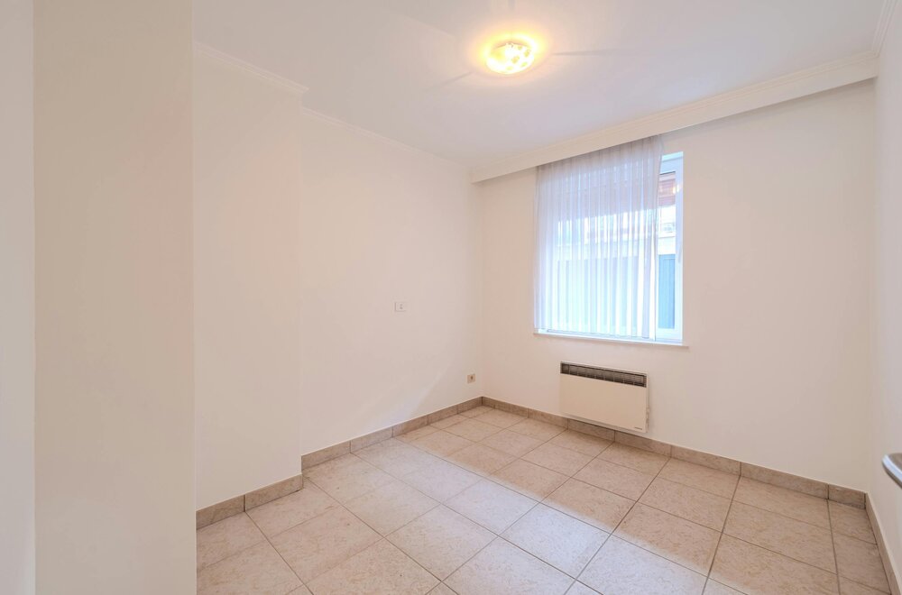 ruim-2-slaapkamer-appartement-vlakbij-casino-zeedijk010.jpg