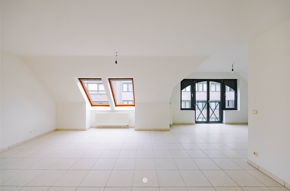 ruim-appartemement-met-3-slaapkamers-in-sint-niklaas002.jpg