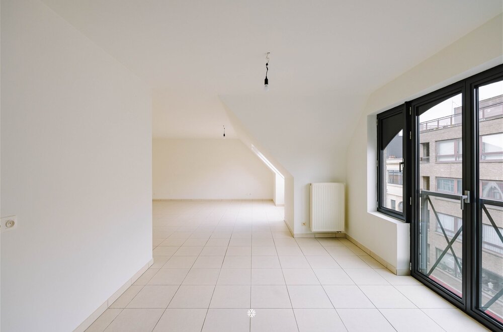 ruim-appartemement-met-3-slaapkamers-in-sint-niklaas005.jpg