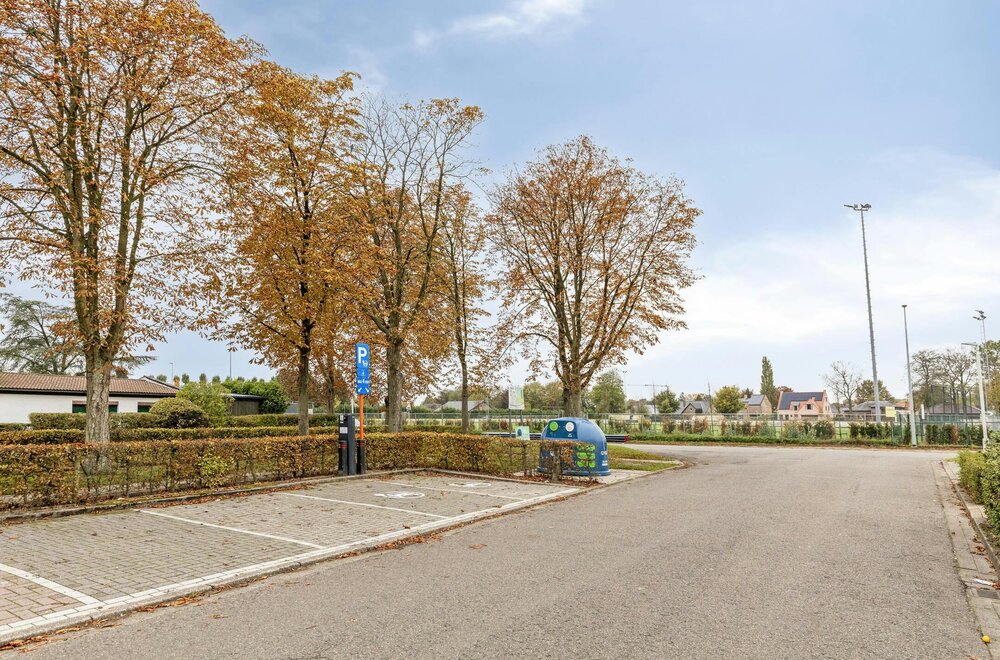 halfopen-woning-met-4-slpk-en-mooie-tuin-te-koop-in-kapellen002.jpg