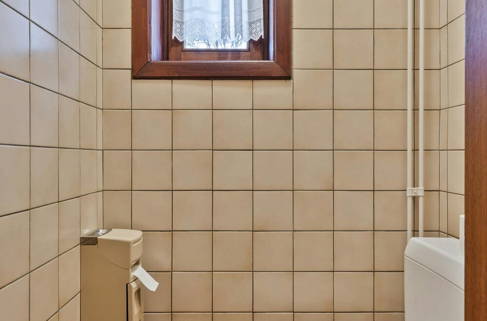 halfopen-woning-met-4-slpk-en-mooie-tuin-te-koop-in-kapellen004.jpg