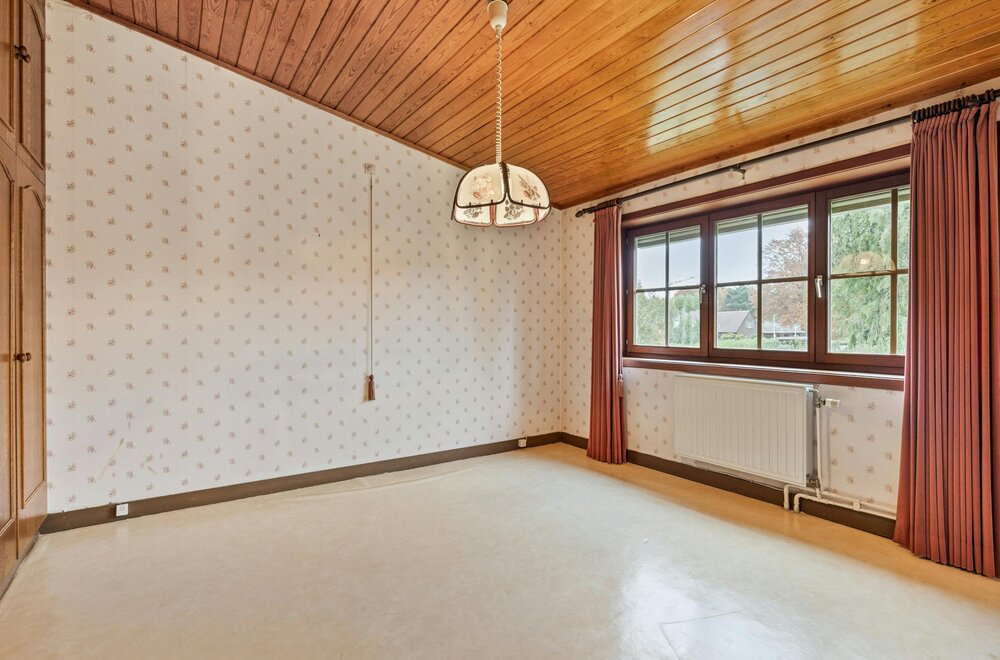 halfopen-woning-met-4-slpk-en-mooie-tuin-te-koop-in-kapellen013.jpg