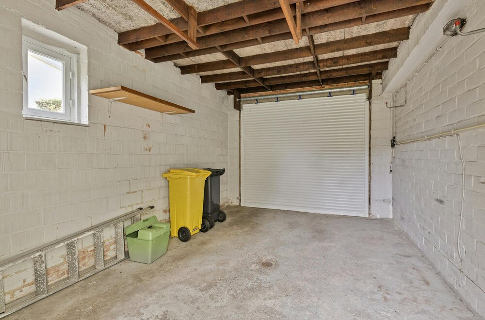 halfopen-woning-met-4-slpk-en-mooie-tuin-te-koop-in-kapellen018.jpg
