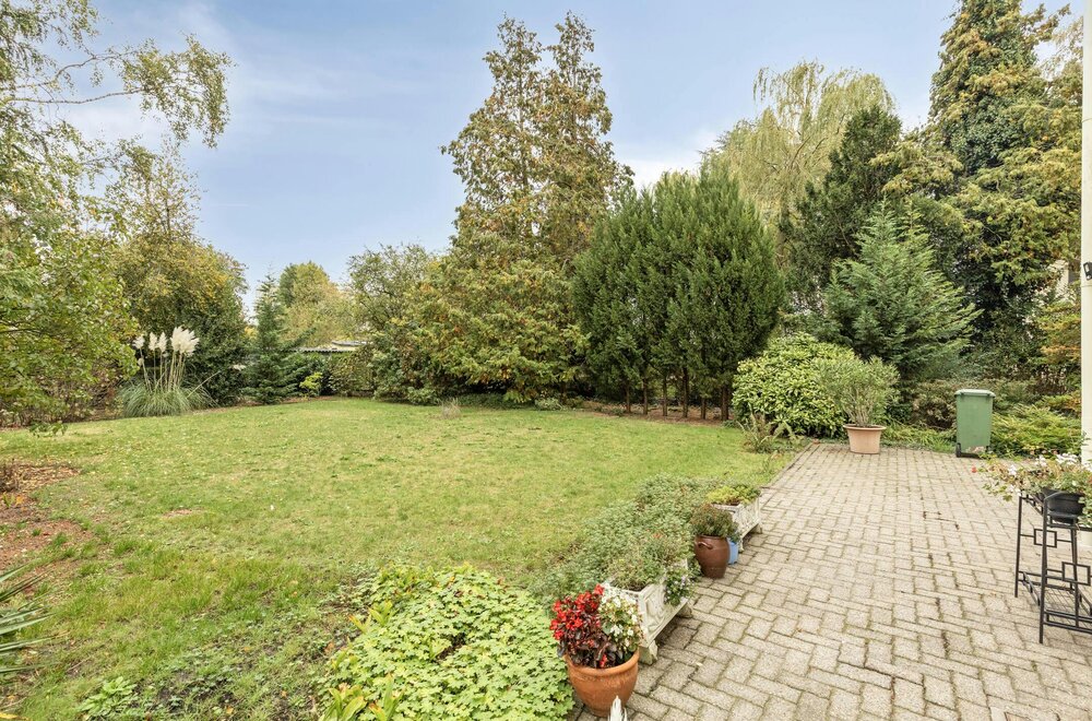 halfopen-woning-met-4-slpk-en-mooie-tuin-te-koop-in-kapellen019.jpg