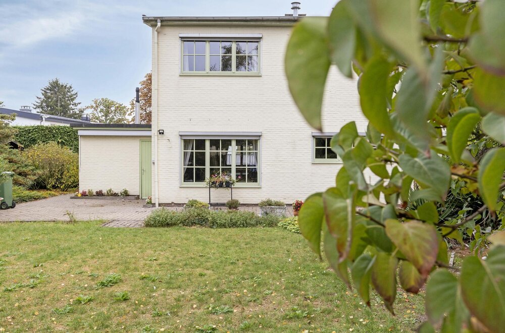 halfopen-woning-met-4-slpk-en-mooie-tuin-te-koop-in-kapellen023.jpg