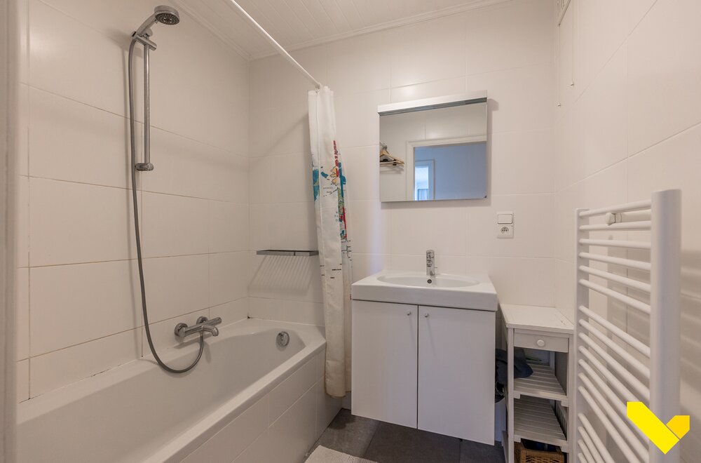 pas-31-2440-geel010.jpg pas-31-2440-geel010.jpg