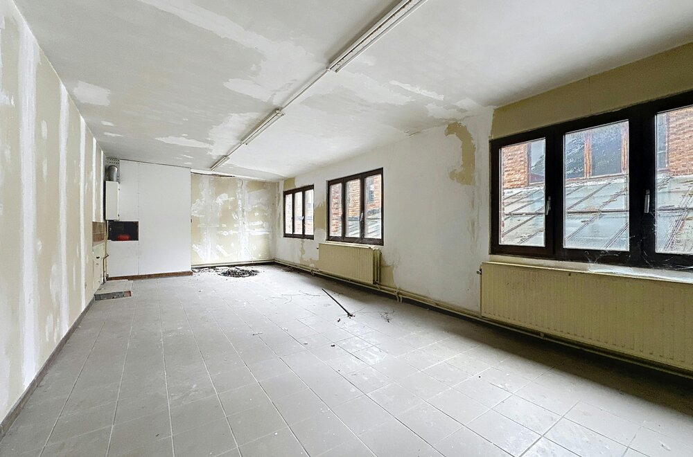 magazijn-te-koop-met-tot-20-autostaanplaatsen-in-terhagen011.jpg magazijn-te-koop-met-tot-20-autostaanplaatsen-in-terhagen011.jpg