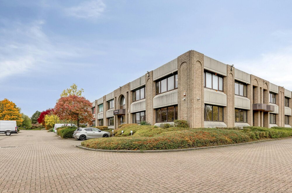 verhuurd-kantoor-met-6-staanplaatsen-te-koop-in-zaventem001.jpg verhuurd-kantoor-met-6-staanplaatsen-te-koop-in-zaventem001.jpg