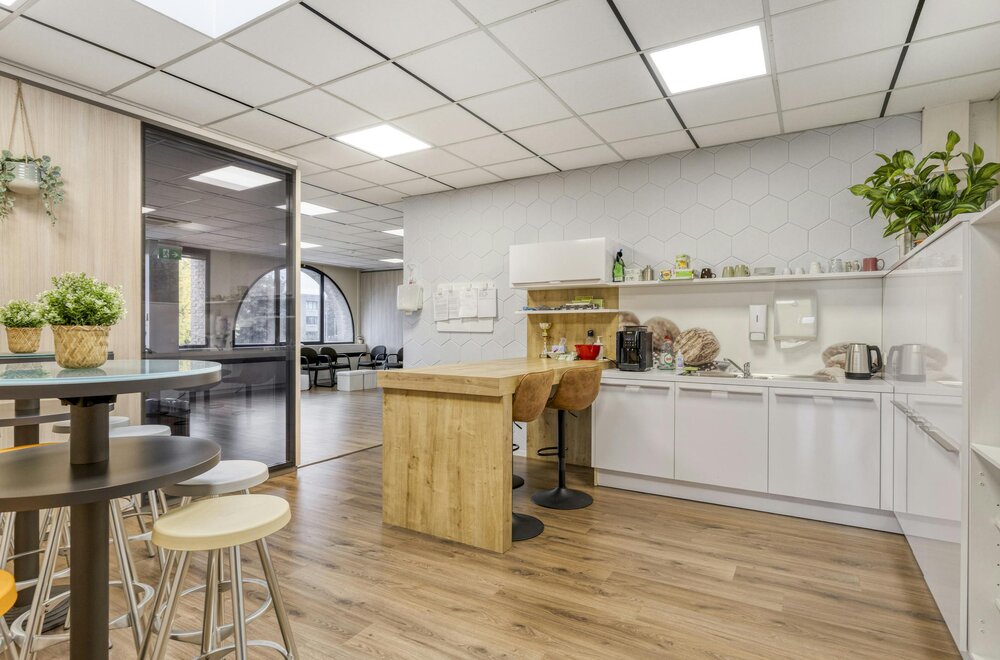 verhuurd-kantoor-met-6-staanplaatsen-te-koop-in-zaventem004.jpg verhuurd-kantoor-met-6-staanplaatsen-te-koop-in-zaventem004.jpg