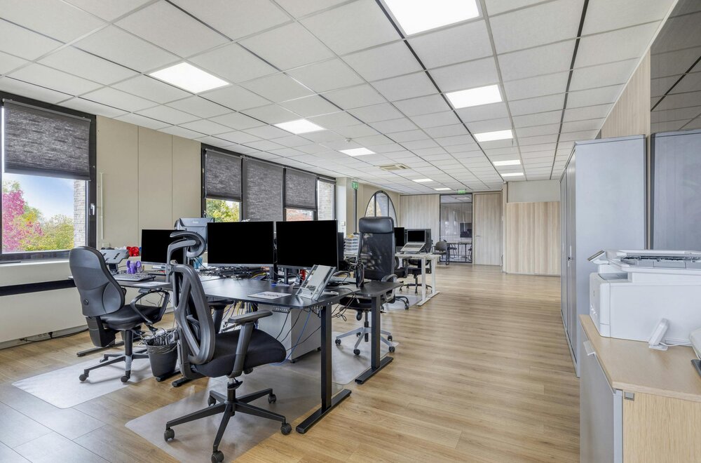 verhuurd-kantoor-met-6-staanplaatsen-te-koop-in-zaventem006.jpg verhuurd-kantoor-met-6-staanplaatsen-te-koop-in-zaventem006.jpg