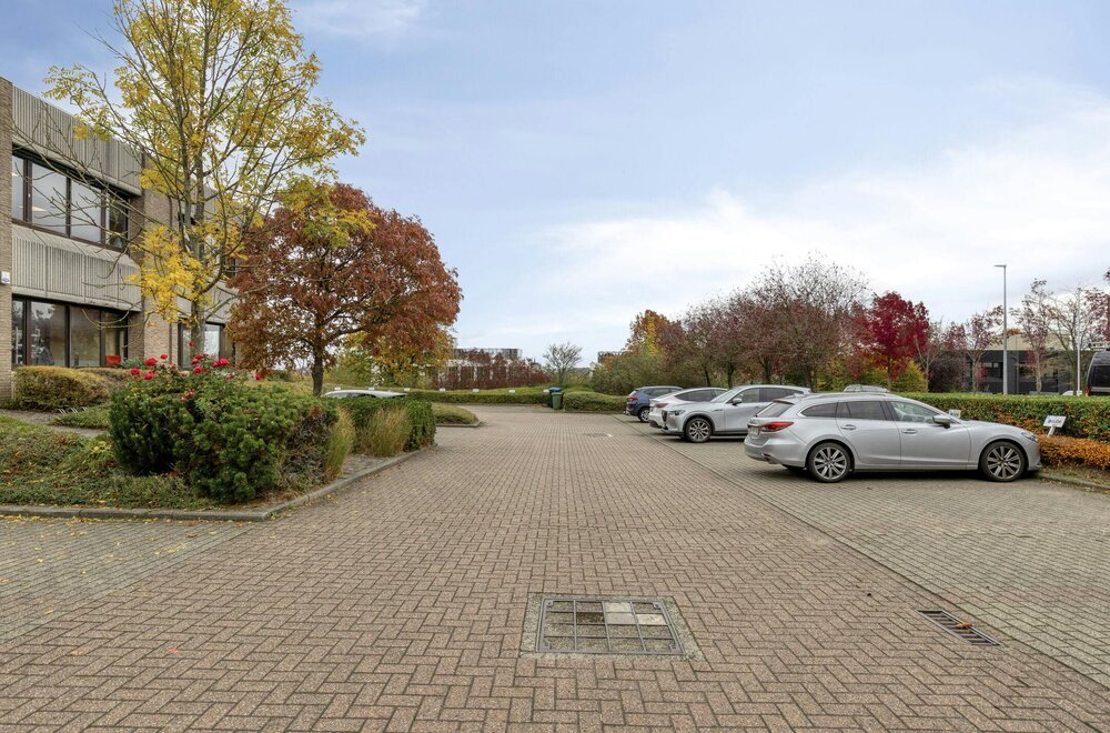 verhuurd-kantoor-met-6-staanplaatsen-te-koop-in-zaventem010.jpg verhuurd-kantoor-met-6-staanplaatsen-te-koop-in-zaventem010.jpg