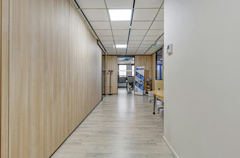 verhuurd-kantoor-met-6-staanplaatsen-te-koop-in-zaventem012.jpg verhuurd-kantoor-met-6-staanplaatsen-te-koop-in-zaventem012.jpg