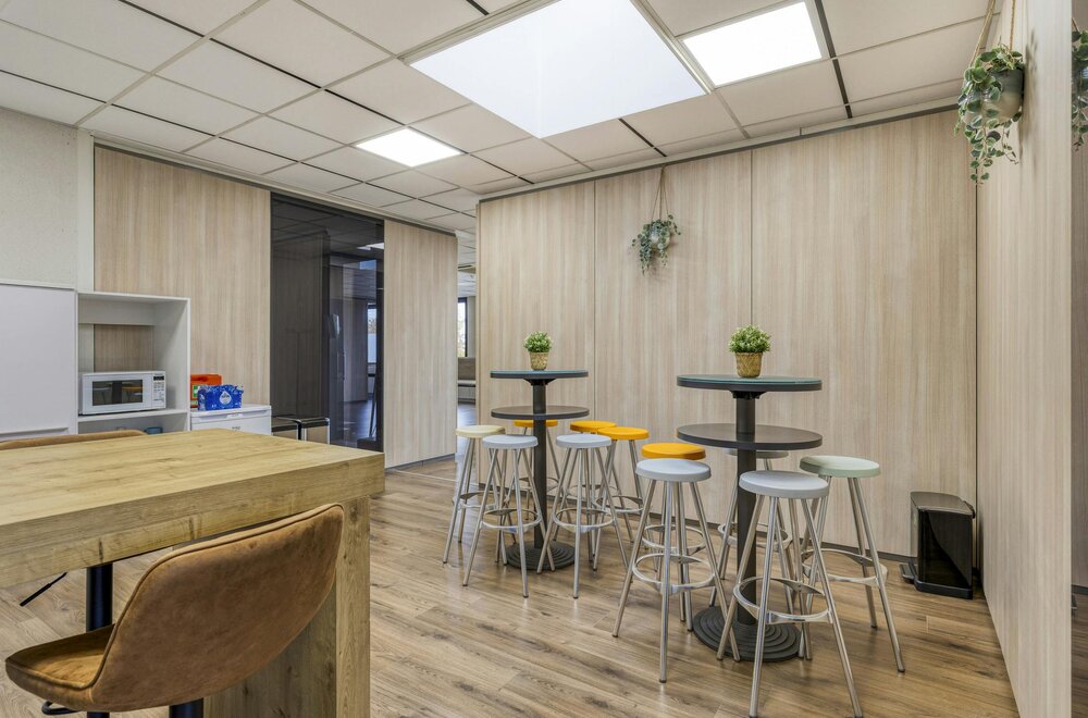 verhuurd-kantoor-met-6-staanplaatsen-te-koop-in-zaventem017.jpg verhuurd-kantoor-met-6-staanplaatsen-te-koop-in-zaventem017.jpg