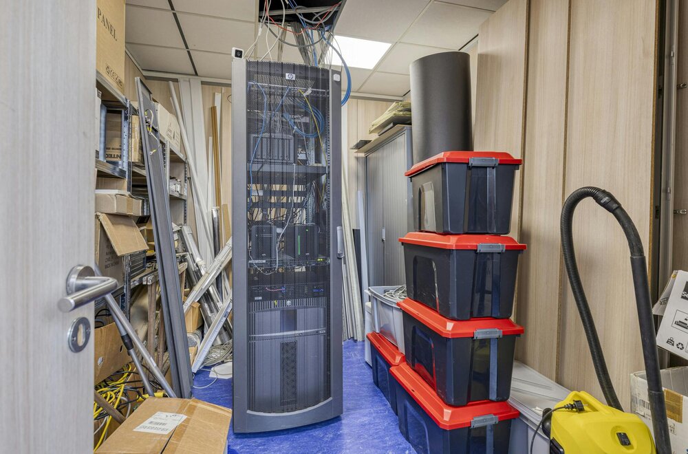 verhuurd-kantoor-met-6-staanplaatsen-te-koop-in-zaventem018.jpg verhuurd-kantoor-met-6-staanplaatsen-te-koop-in-zaventem018.jpg