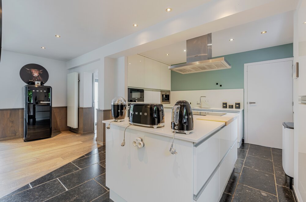 exclusieve-villa-met-6-slaapkamers-en-grote-tuin006.jpg exclusieve-villa-met-6-slaapkamers-en-grote-tuin006.jpg