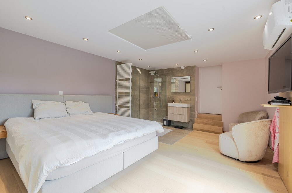 exclusieve-villa-met-6-slaapkamers-en-grote-tuin013.jpg exclusieve-villa-met-6-slaapkamers-en-grote-tuin013.jpg