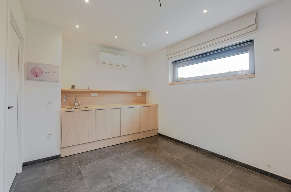 exclusieve-villa-met-6-slaapkamers-en-grote-tuin019.jpg exclusieve-villa-met-6-slaapkamers-en-grote-tuin019.jpg