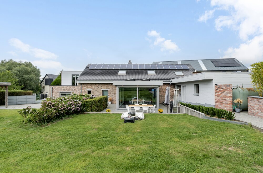 exclusieve-villa-met-6-slaapkamers-en-grote-tuin025.jpg exclusieve-villa-met-6-slaapkamers-en-grote-tuin025.jpg
