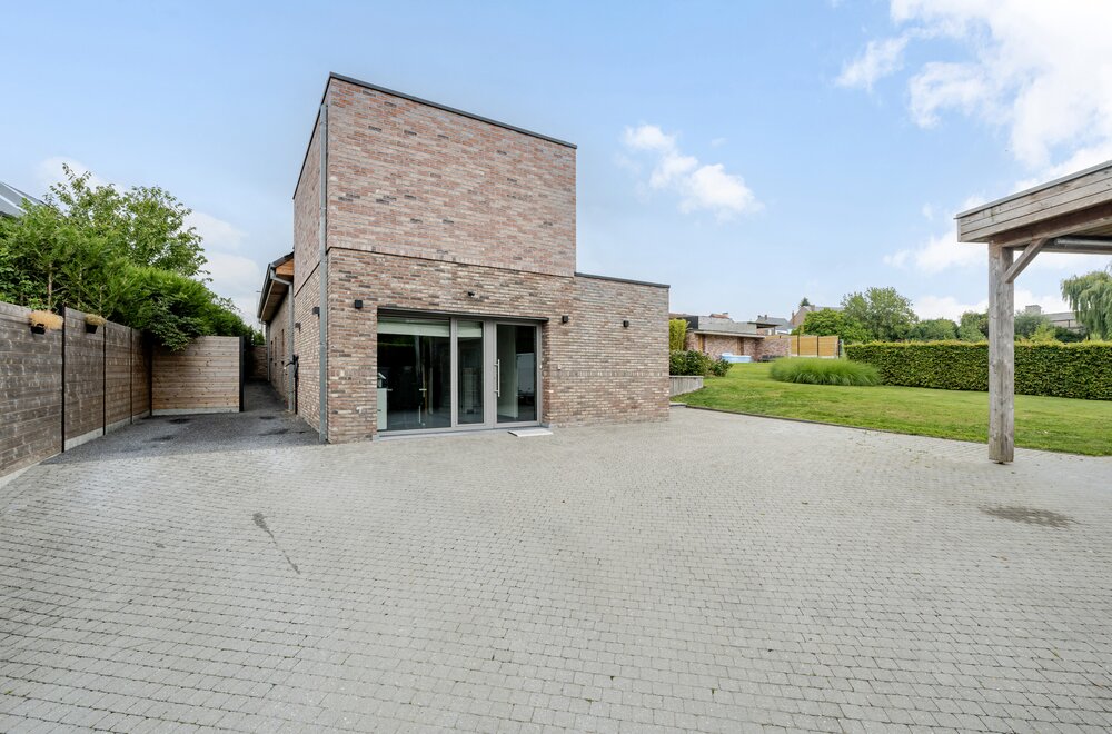exclusieve-villa-met-6-slaapkamers-en-grote-tuin029.jpg exclusieve-villa-met-6-slaapkamers-en-grote-tuin029.jpg