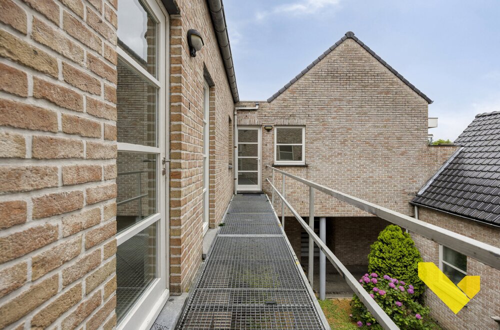 leopoldsburgsesteenweg-80-bus-6-3971-leopoldsburg042.jpg leopoldsburgsesteenweg-80-bus-6-3971-leopoldsburg042.jpg