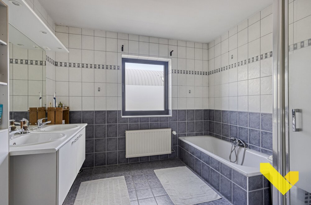 hangarstraat-10-bus-201-2400-mol006.jpg hangarstraat-10-bus-201-2400-mol006.jpg