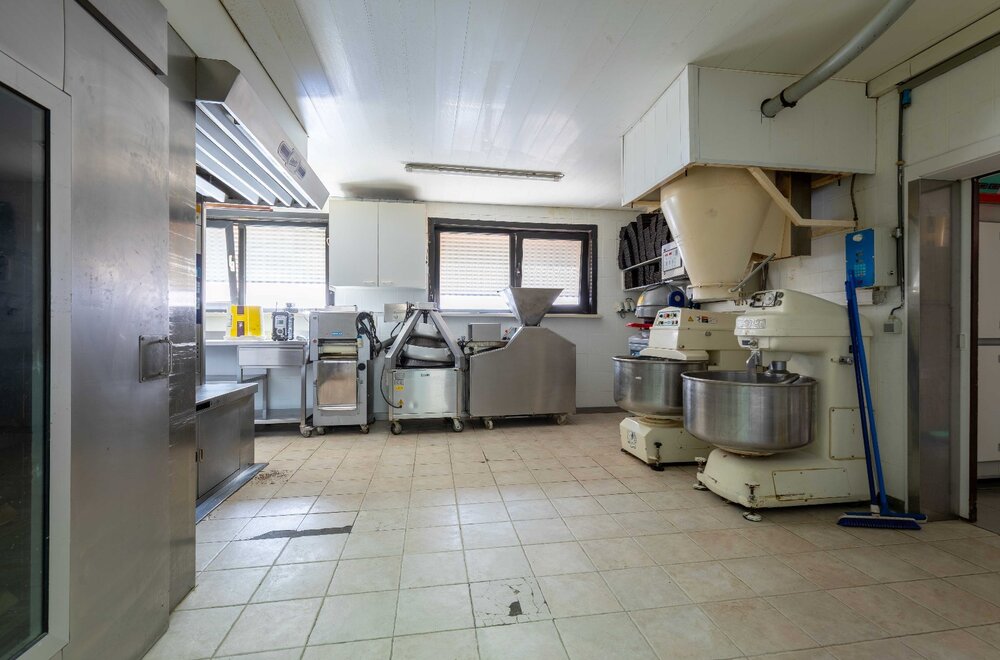 opbrengsteigendom-met-handelszaak-atelier-en-3-woningen-009.jpg opbrengsteigendom-met-handelszaak-atelier-en-3-woningen-009.jpg