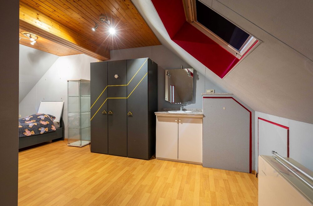 opbrengsteigendom-met-handelszaak-atelier-en-3-woningen-018.jpg opbrengsteigendom-met-handelszaak-atelier-en-3-woningen-018.jpg