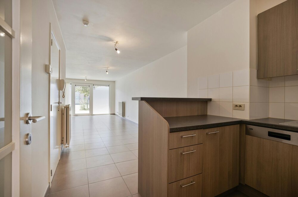 instapklaar-appartement-met-terras-en-ruime-garage-in-koksijde004.jpg instapklaar-appartement-met-terras-en-ruime-garage-in-koksijde004.jpg