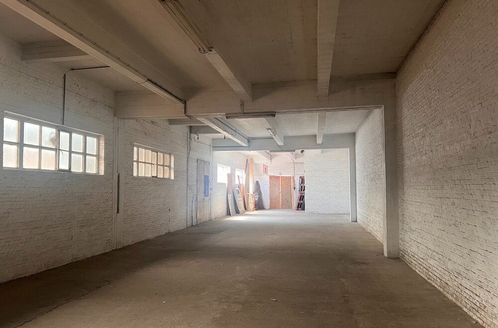 voormalig-fabriekspand-in-het-centrum-van-antwerpen-ideaal-voor-ontwikkeling-kantoren-wooneenheden009.jpg