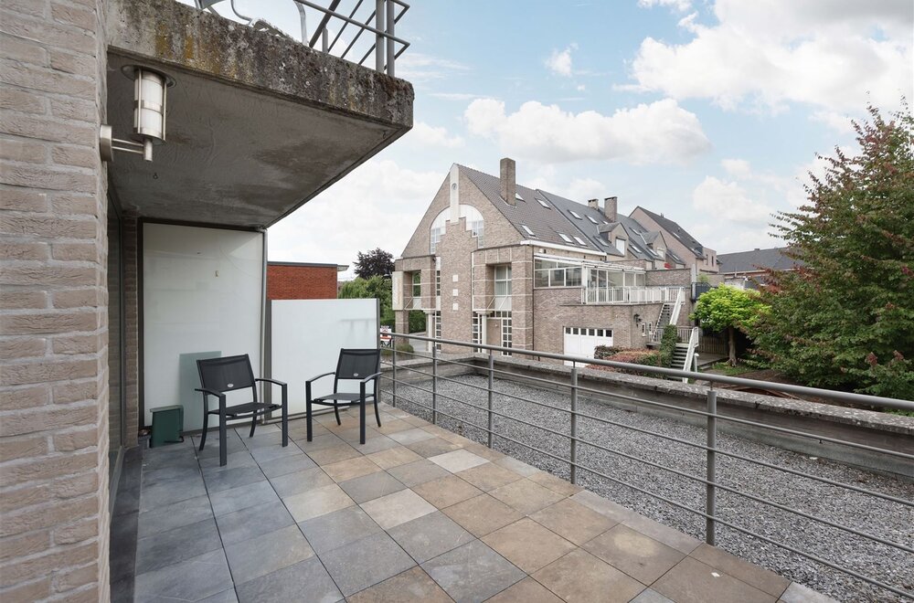 lichtrijk-instapklaar-appartement-met-n-slaapkamer-op-toplocatie008.jpg
