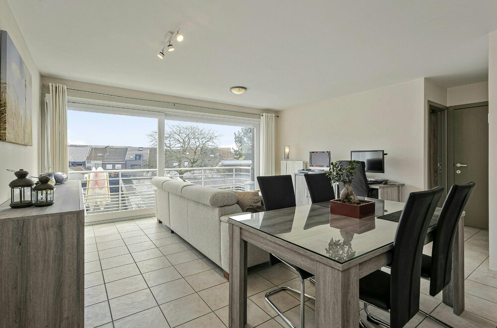 instapklaar-appartement-te-koop-te-sint-andries-met-1-slpk-en-terras002.jpg