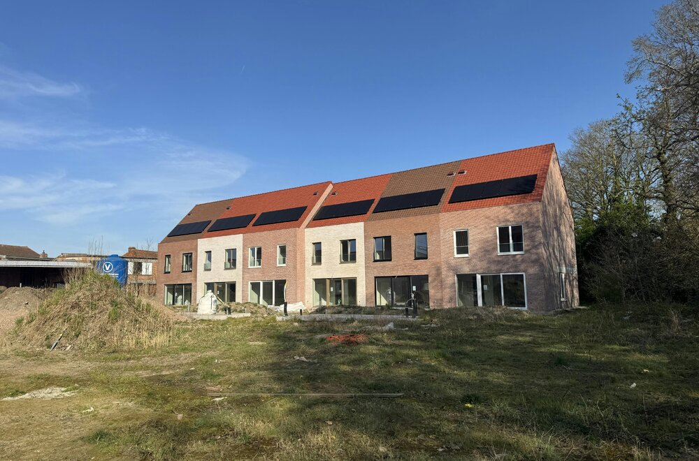 nieuwbouwwoning-met-3-slaapkamers-op-centrale-maar-rustige-ligging-te-koop-te-kortrijk-002.jpg