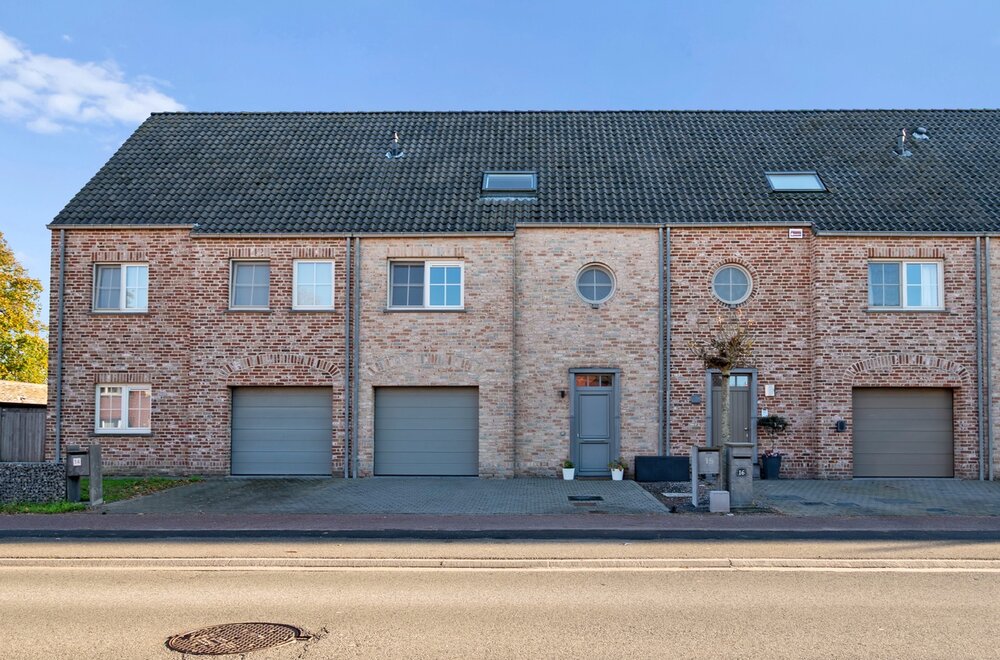 tijdloze-pastorijstijlwoning-met-diepe-tuin-en-enorm-veel-ruimte-wordt-verkocht-als-investeringspand-002.jpg
