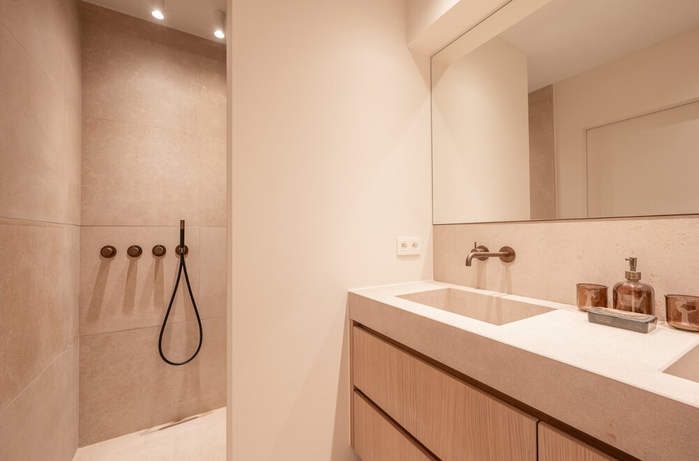 luxe-appartement-met-frontaal-zeezicht-te-duinbergen011.jpg