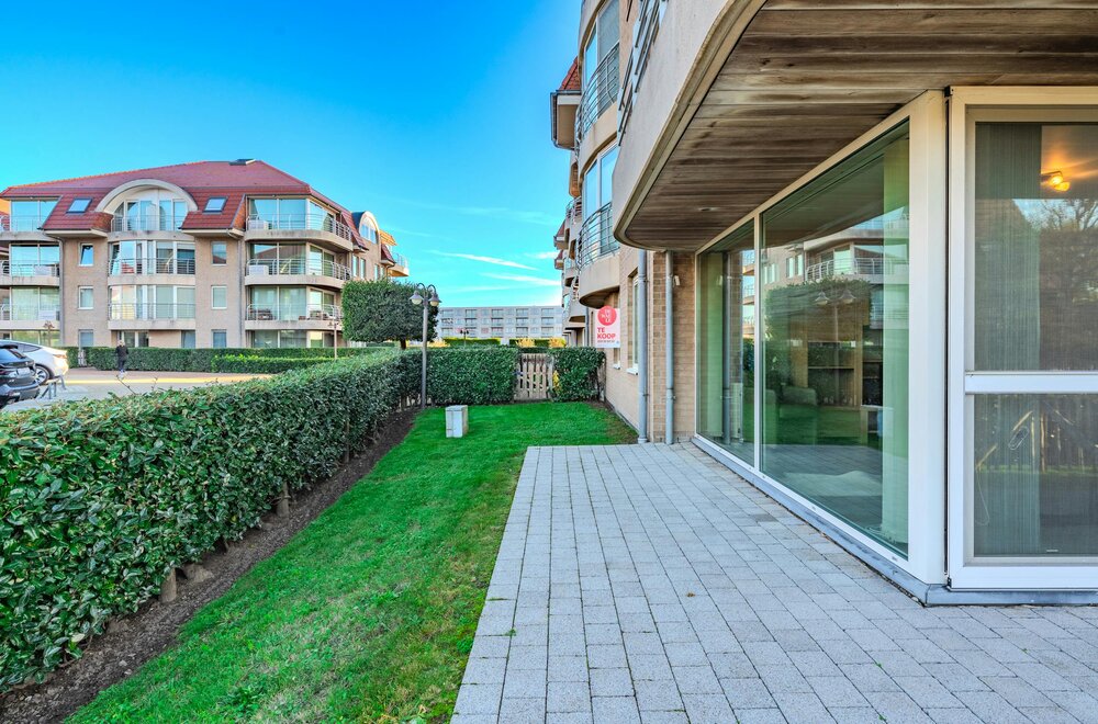 ruim-twee-slaapkamer-appartement-met-zongerichte-tuin-te-middelkerke-004.jpg